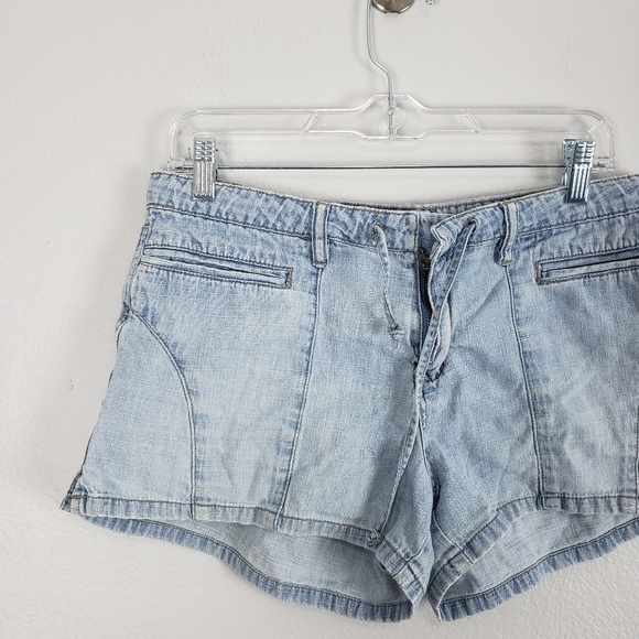 Tilt Light Wash Jean Shorts Size 11 - Picture 9 of 11